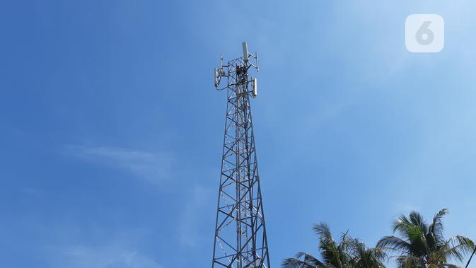 BTS 4G LTE milik XL Axiata di Kota Sumbawa, Nusa Tenggara Barat. (Liputan6.com/ Agustin Setyo W).