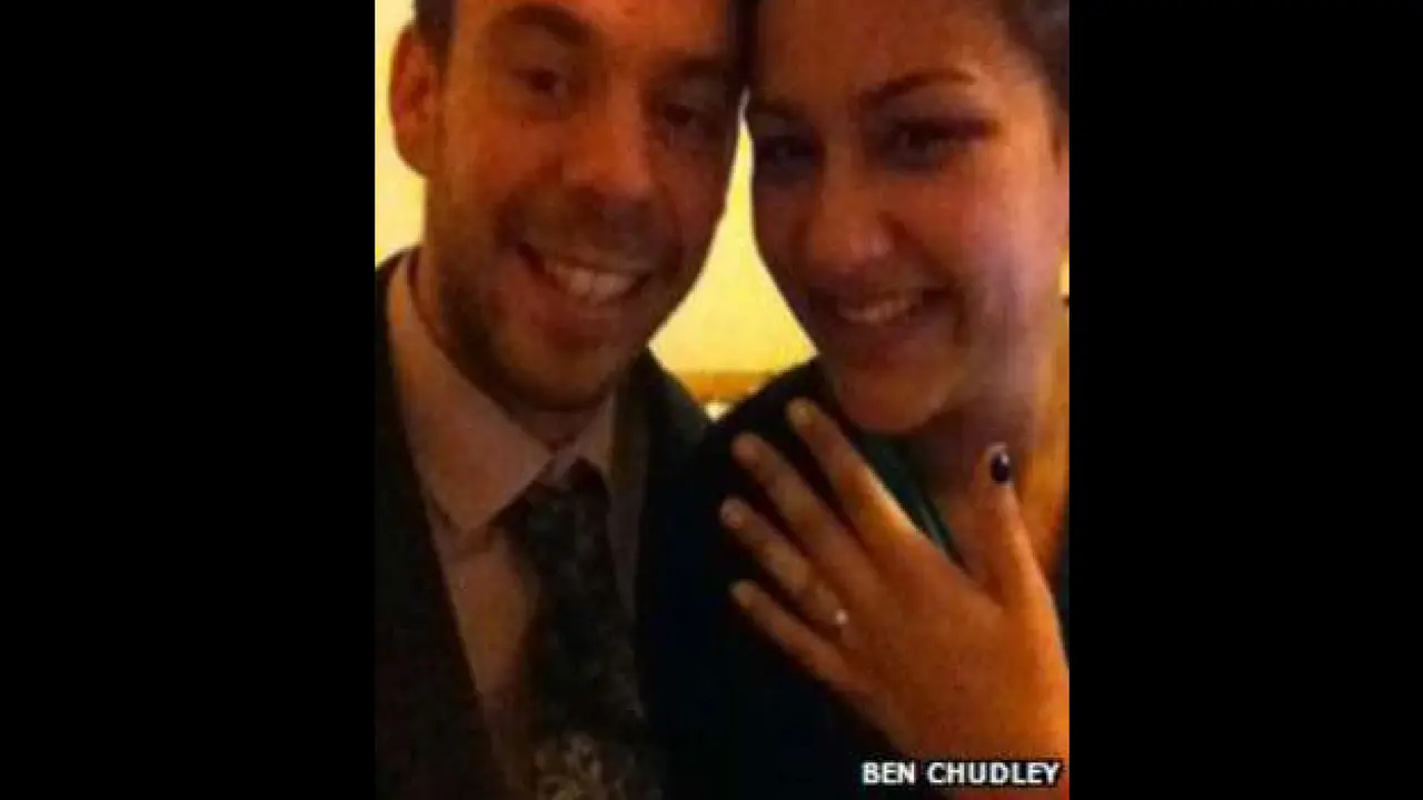 Ben Chudley dan Olivia abdul yang menerima lamaran dari aplikasi lari. (BBC)
