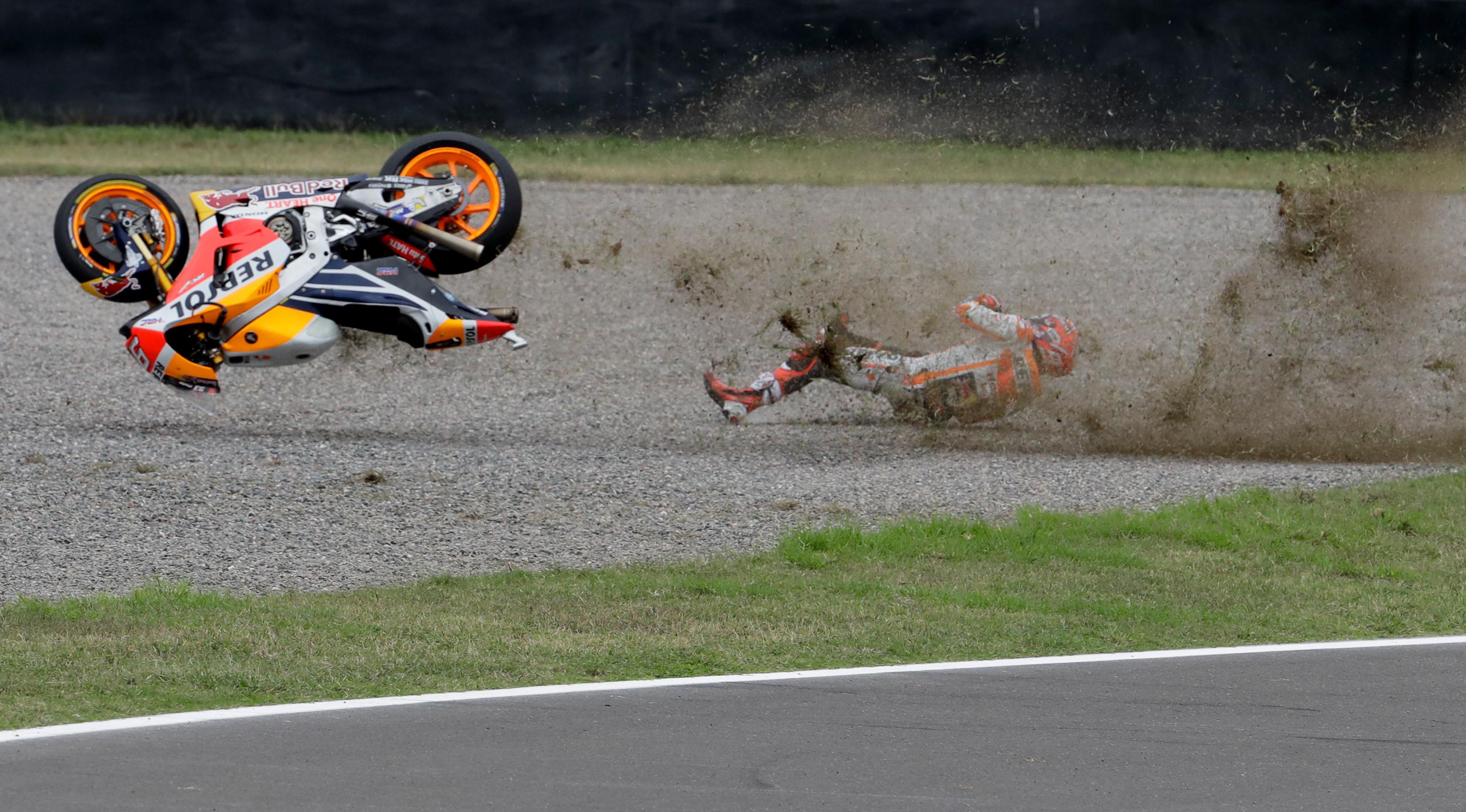 Marc Marquez mengalami 27 kecelakaan sepanjang MotoGP 2017. (AP Photo/ Natacha Pisarenko)