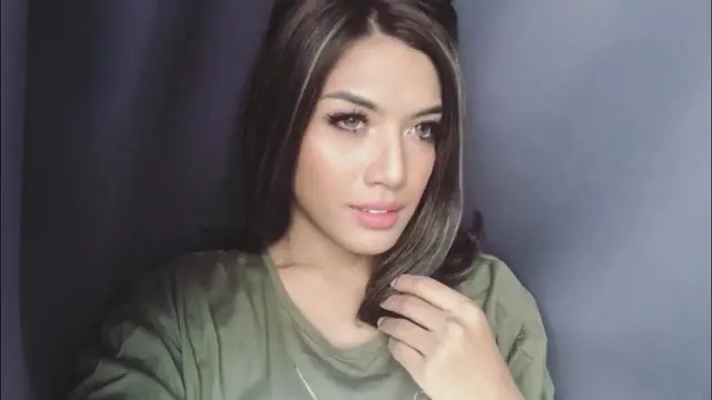 [Bintang] Dari Makeup Nude Sampai Glamor, Cantiknya Millendaru Makin Bikin Jantung Berdebar Kencang