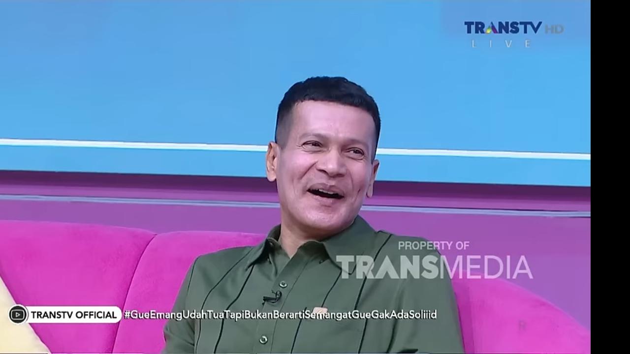 Ganteng dan Awet Muda di Usia 53 Tahun, Semangat Akting Adam Jordan Enggak Kira-kira