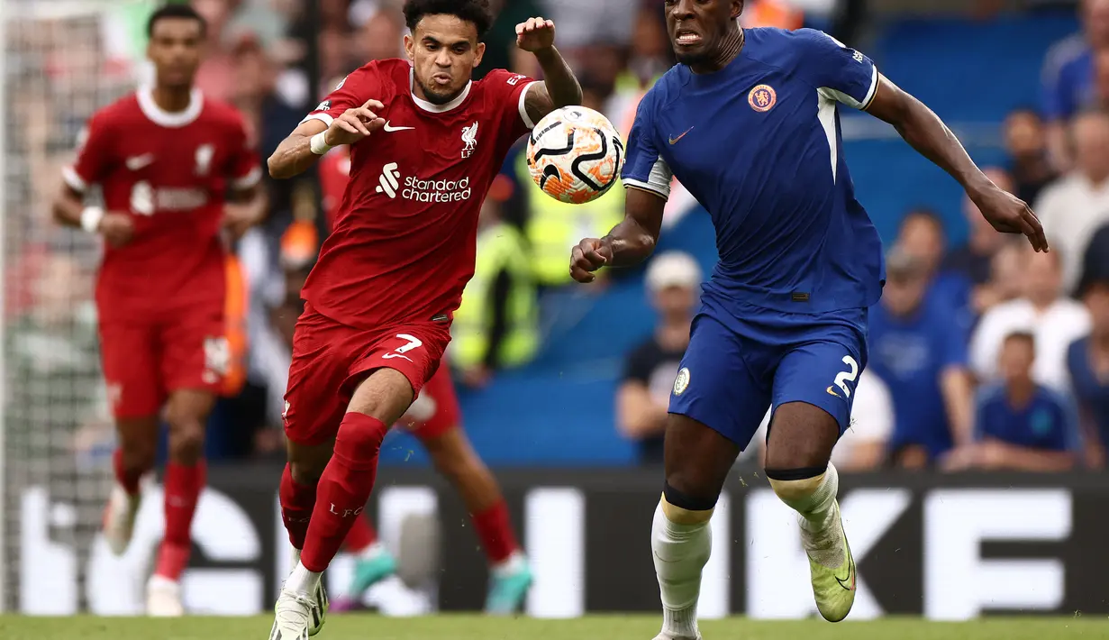Chelsea kemudian menyamakan kedudukan melalui gol Axel Disasi di menit 37. (Photo by HENRY NICHOLLS / AFP)