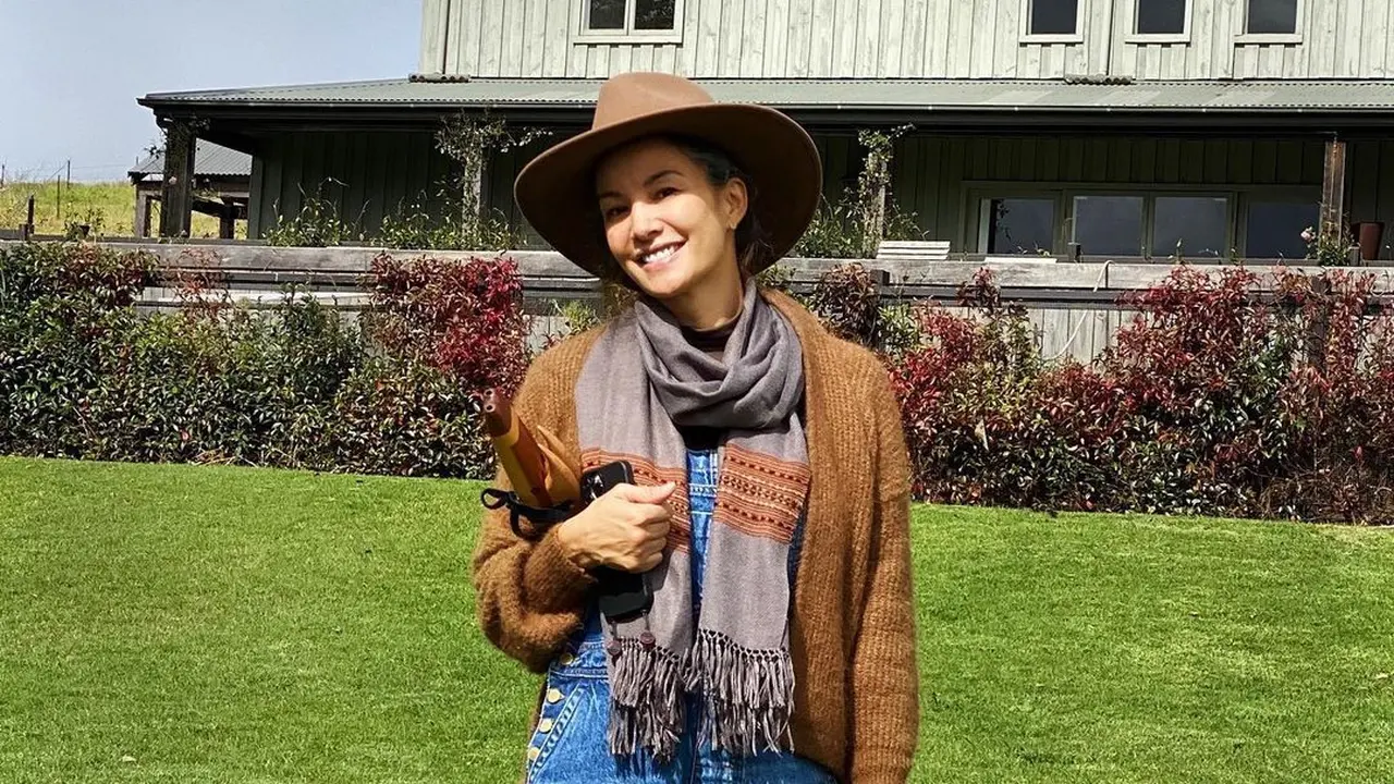 Menetap di Australia, Ini 7 Tampilan Nadya Hutagalung yang Tetap Awet Muda di Usia 47 Tahun