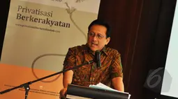 Irman Gusman mengapresiasi peluncuran buku "Privatisasi Berkerakyatan" yang ditulis oleh Dr Tito Sulistio, Jakarta, Jumat (20/3/2015). (Liputan6.com/Faizal Fanani)