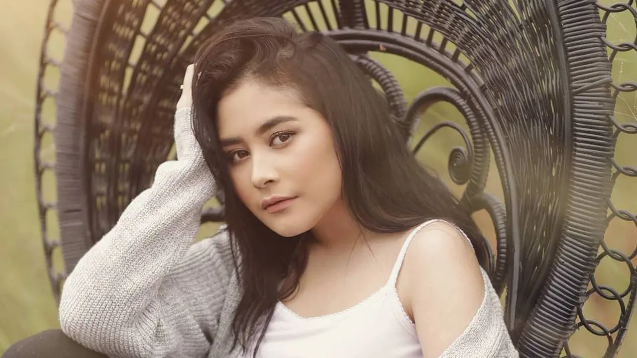 Prilly Latuconsina