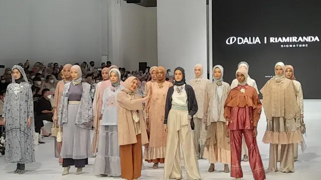 Kolaborasi Daliatex Kusuma dengan tiga designer di Jakarta Fashion Week
