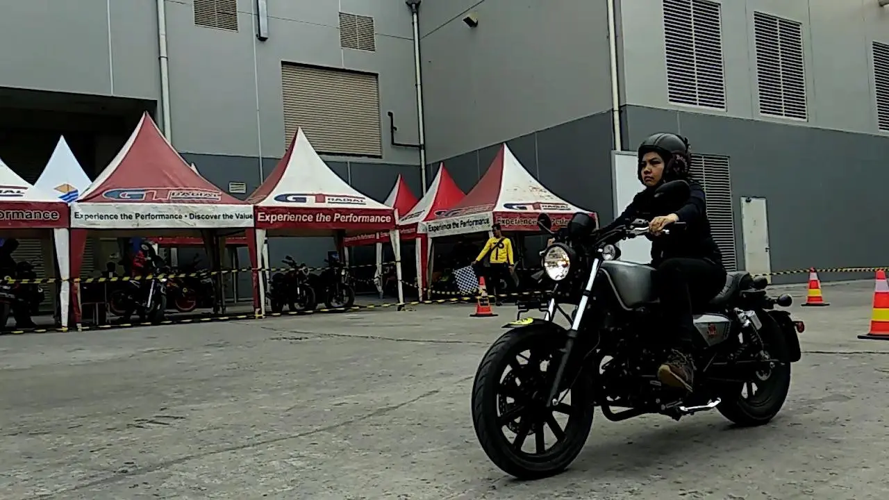 Test ride Motobi 200 EVO