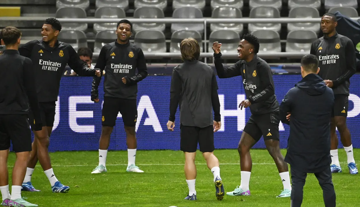 Los Blancos membutuhkan kemenangan untuk membuka peluang lolos ke babak 16 besar Liga Champions. (MIGUEL RIOPA / AFP)