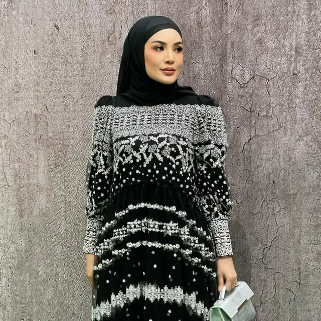 6 Artis Ini Putuskan Berhijab di Tahun 2024, Akui Masih Belajar Tampil Tertutup