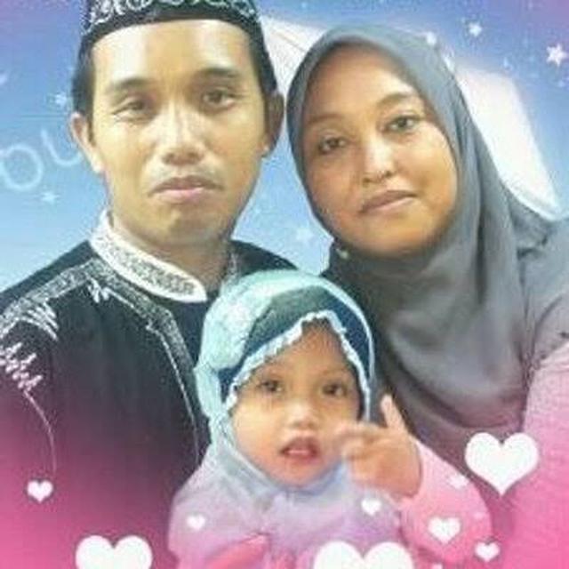 Ustaz Maulana dan Istri