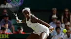 Petenis AS, Cori Gauff mengembalikan bola pukulan petenis Slovenia, Polona Hercog dalam pertandingan putaran ketiga Kejuaraan Tenis Wimbledon 2019 di All England Lawn Tennis dan Croquet Club, London, Inggris (5/7/2019). Cori Gauff menang atas Polona Hercog 3-6 7-6(7) 7-5. (AP Photo/Ben Curtis)