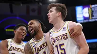 Selebrais pemain Lakers saat mengalahkan Grizzlies di play-off NBA (AFP)