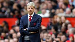 1. Arsene Wenger - Selepas hengkang dari Arsenal, Sang Profesor kini tak sedang melatih klub manapun. Pria yang merupakan rival berat pelatih legendaris MU, Sir Alex Ferguson ini menyatakan siap untuk menggantikan posisi Solskjaer. (AFP/Paul Ellis)