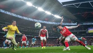 Dua gol cepat Nico O'Reilly pada babak kedua menjadi pembeda dalam laga yang sempat berlangsung ketat sepanjang babak pertama. (AP Photo/Richard Pelham)