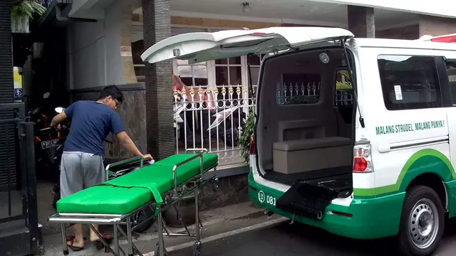 [Bintang] ambulans Teuku Wisnu