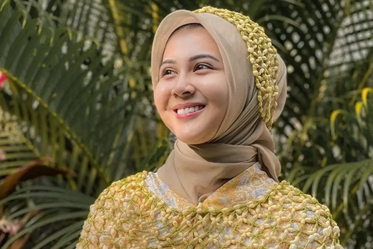 6 Potret Siraman Kesha Ratuliu Jelang Pernikahan, Penuh Haru Bahagia