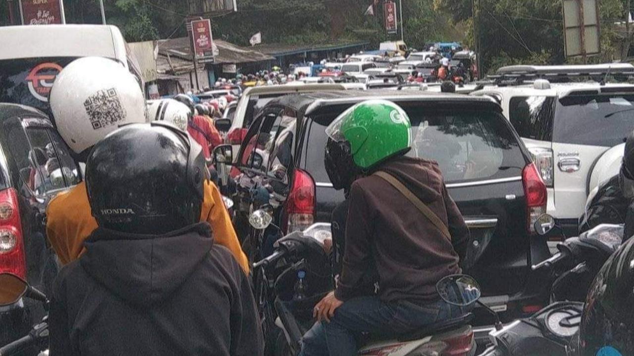 Puncak Macet Parah, Satu Wisawatan asal Jakarta Timur Meninggal Dunia