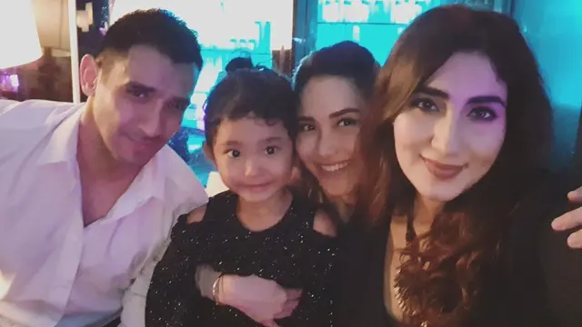 6 Potret Persahabatan Ayu Ting Ting dan Tania Nadira, Bak Saudara Kandung