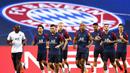 Pemain Paris Saint-Germain (PSG) saat latihan jelang laga final Liga Champions di Stadion The Luz, Portugal, Sabtu (22/8/2020). PSG akan berhadapan dengan Bayern Munchen. (David Ramos/Pool via AP)