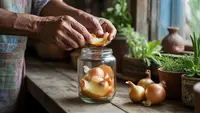 Cara Membuat Pupuk dari Kulit Bawang, Sulap Limbah Dapur Jadi Nutrisi Tanaman