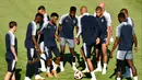 Pemain Prancis mengambil bagian dalam sesi latihan resmi jelang melawan Argentina dalam babak 16 besar Piala Dunia 2018 di Centralny Stadium di Kazan, Rusia, Jumat (29/6). (SAEED KHAN/AFP)
