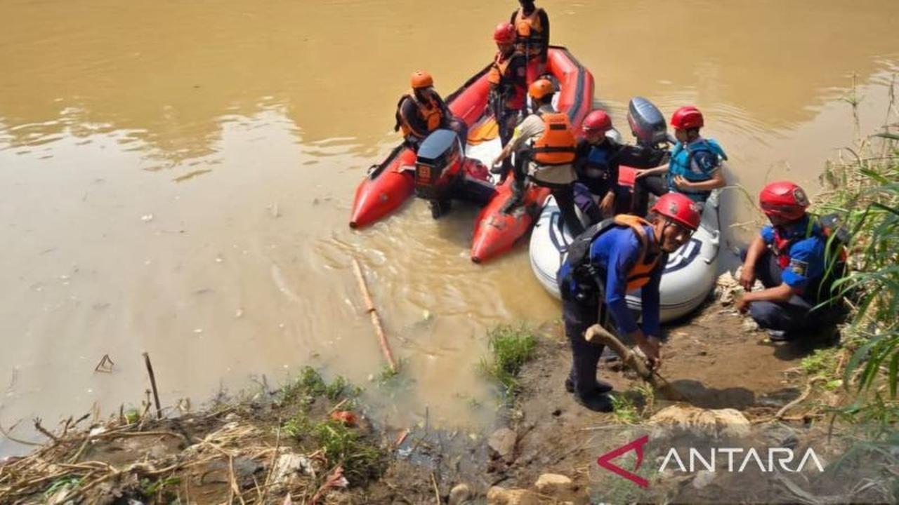 Basarnas Gunakan Drone dalam Pencarian Anak Hanyut di Sungai Cianjur