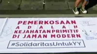 Aksi baca puisi dan pengumpulan tanda tangan bentuk dukungan warga terhadap kasus yang menimpa YY.