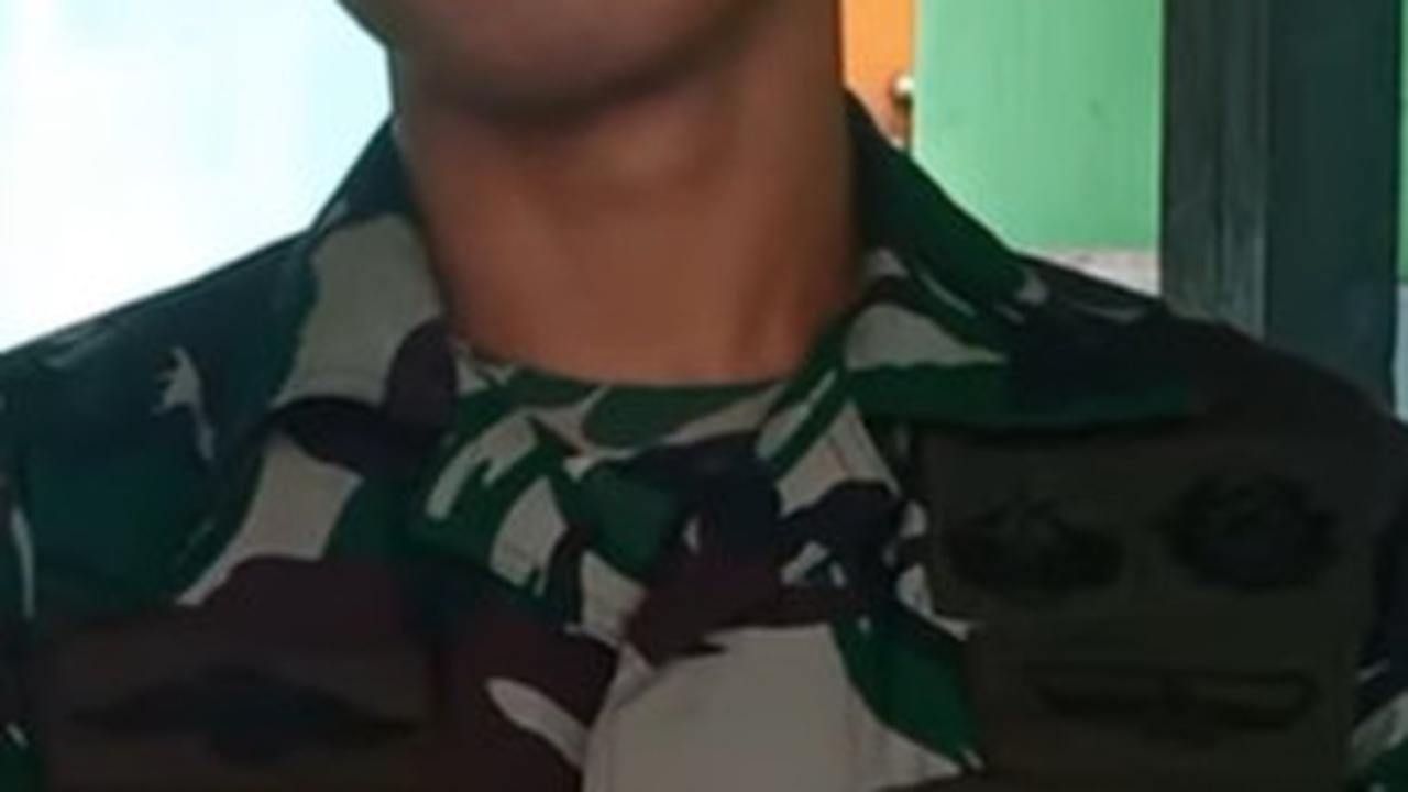 "Dinyatakan lulus saya langsung sujud ambil menangis saya tidak menyangka bisa jadi tentara," katanya.&nbsp;<br>
