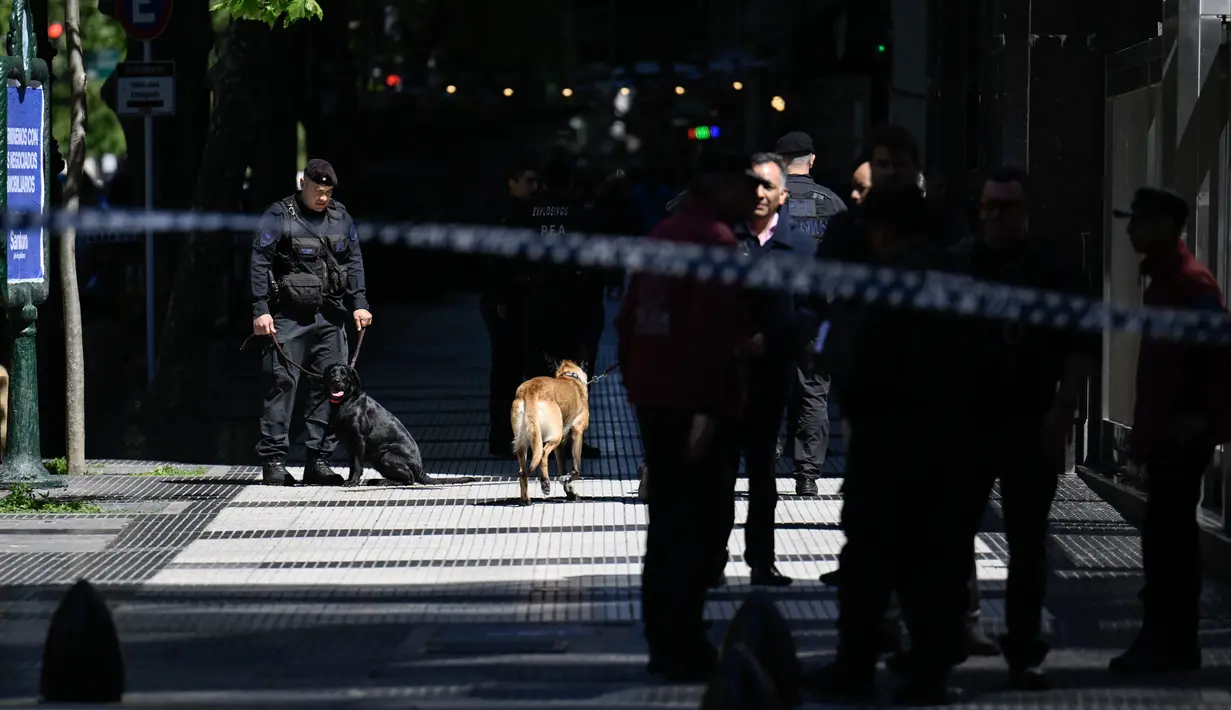 Kepala keamanan Kedutaan Besar AS mengatakan kepada polisi Buenos Aires bahwa gedung tersebut menerima ancaman melalui email, kata para pejabat, namun ternyata ancaman tersebut tidak dapat dipercaya. (Luis ROBAYO / AFP)