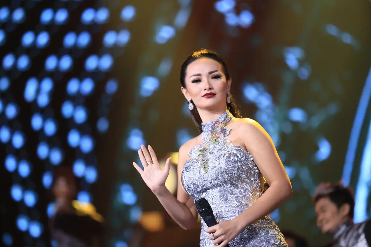 [Bintang] Zaskia Gotik