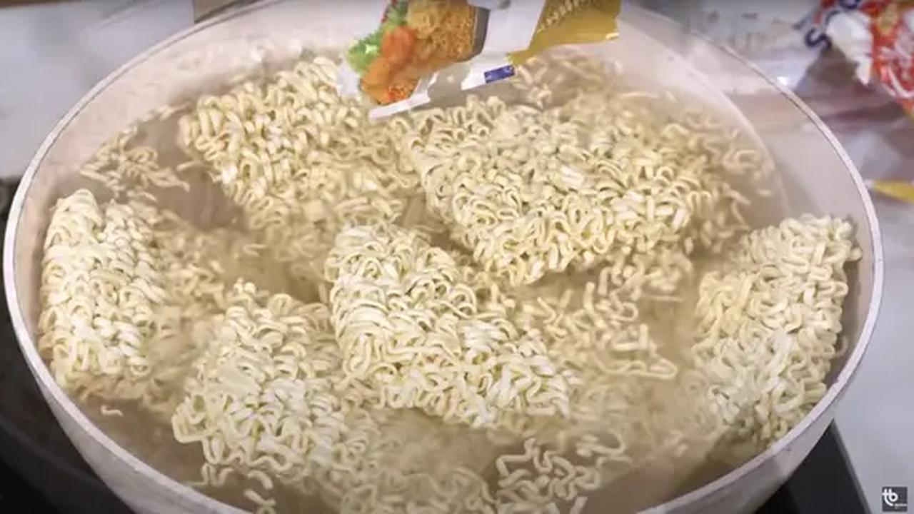 Tekstur Mie Sedaap Goreng ala Chef Devina.