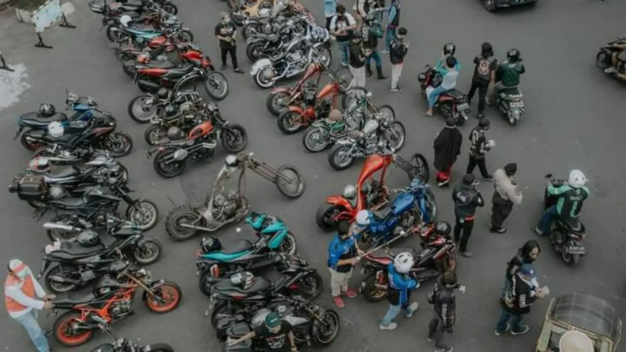 Ratusan Komunitas Berkolaborasi Bagikan Ribuan Paket Daging Kurban di 42 Kota