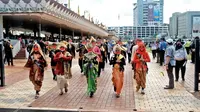 Parade baju daerah Indonesia meramaikan Hari Kebangsaan ke-38 Brunei Darussalam, pada tanggal 23 Februari 2022 lalu (Dok. KBRI / Liputan6.com)