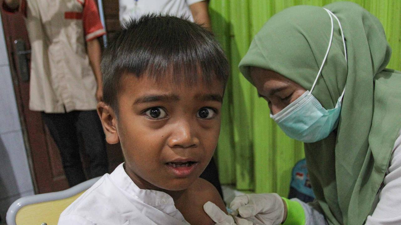 FOTO: Antusias Siswa SD Ikuti Imunisasi Massal BIAS 2025
