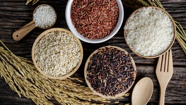 nasi putih nasi merah