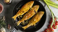 Ikan goreng tepung gurih dan renyah | copyright freepik.com