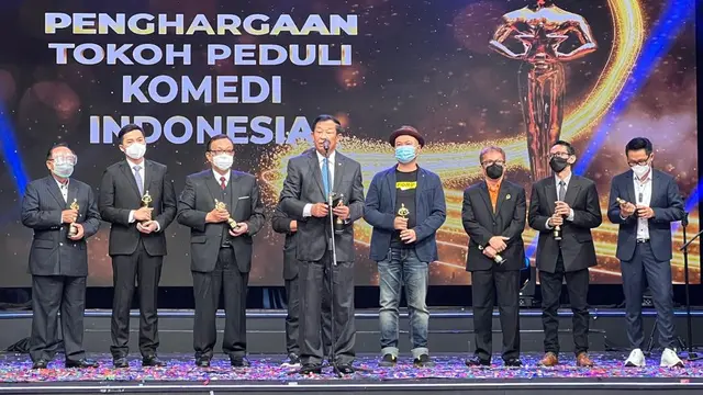 Basuki Surodjo Raih Penghargaan Tokoh Peduli Komedi Indonesia dari PaSKI. (ist)