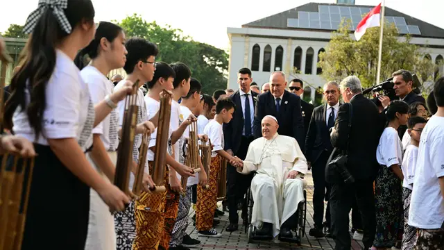 Tiba di Katedral Jakarta, Paus Fransiskus Disambut Meriah