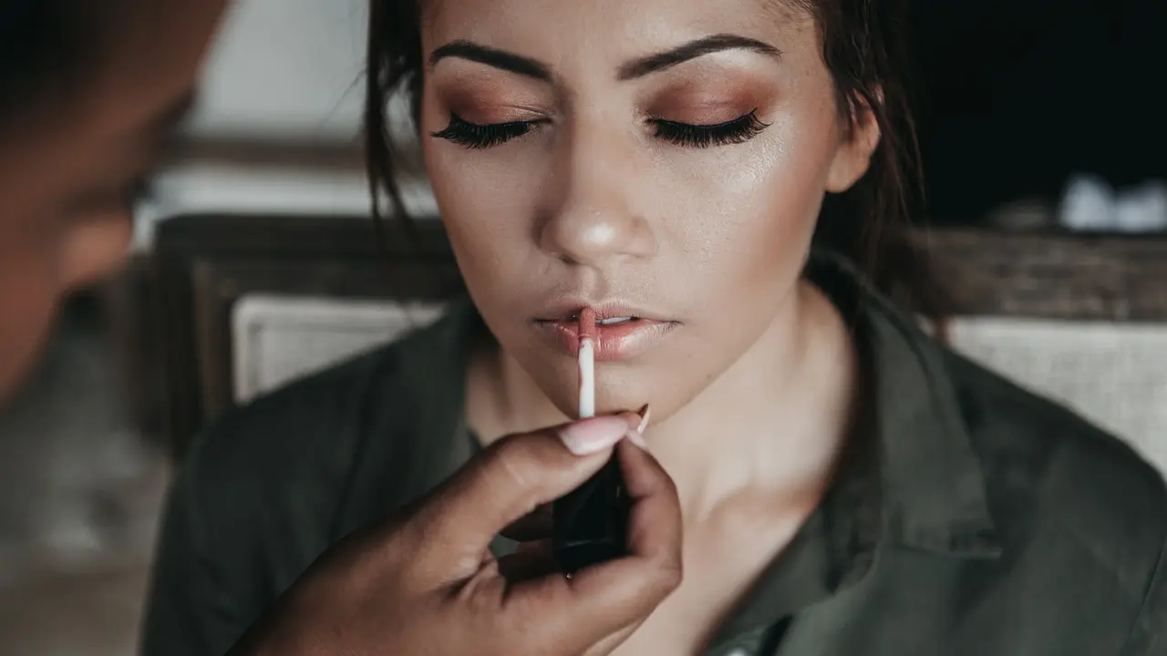 Ilustrasi makeup