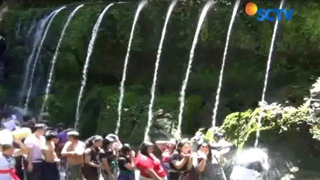 Serunya Wisata Spiritual di Pancuran Air Tirta Sudamala Bali