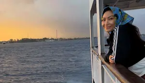 Ayu Dewi Ambil Hikmah di Balik Penerbangannya yang Terdampak Erupsi Anak Krakatau