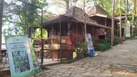 Resort berkonsep rumah pohon, joglo kudusan, villa dengan view kebun kopi yang ada di Pijar Park Kudus.(Liputan6.com/Arief Pramono)