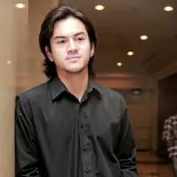 Aktor 20 tahun itu mengaku senang dengan antusias masyarakat yang ikut dalam acara nonton bareng beberapa waktu lalu. Ia melihat banyak yang puas usai menonton film dan mendapatkan respon bagus. (Adrian Putra/Bintang.com)