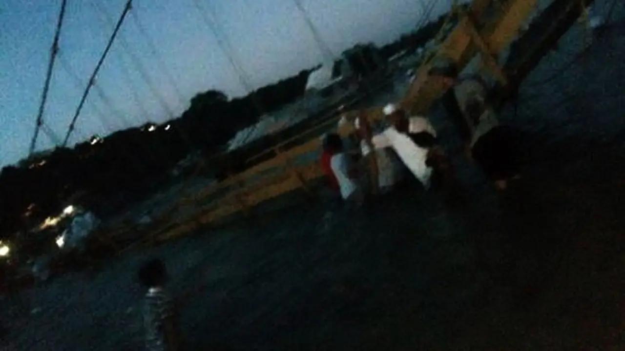 Jembatan Ambruk