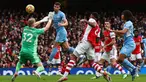Ruben Dias bisa dibilang menjadi salah satu bek tengah terbaik di Liga Inggris dalam beberapa tahun terakhir. Lewat penampilannya yang solid, ia mampu membawa Man City konsisten di puncak klasemen musim ini. Selain itu, Dias juga telah menyumbang dua gol dan tiga assist. (AFP/Adrian Dennis)