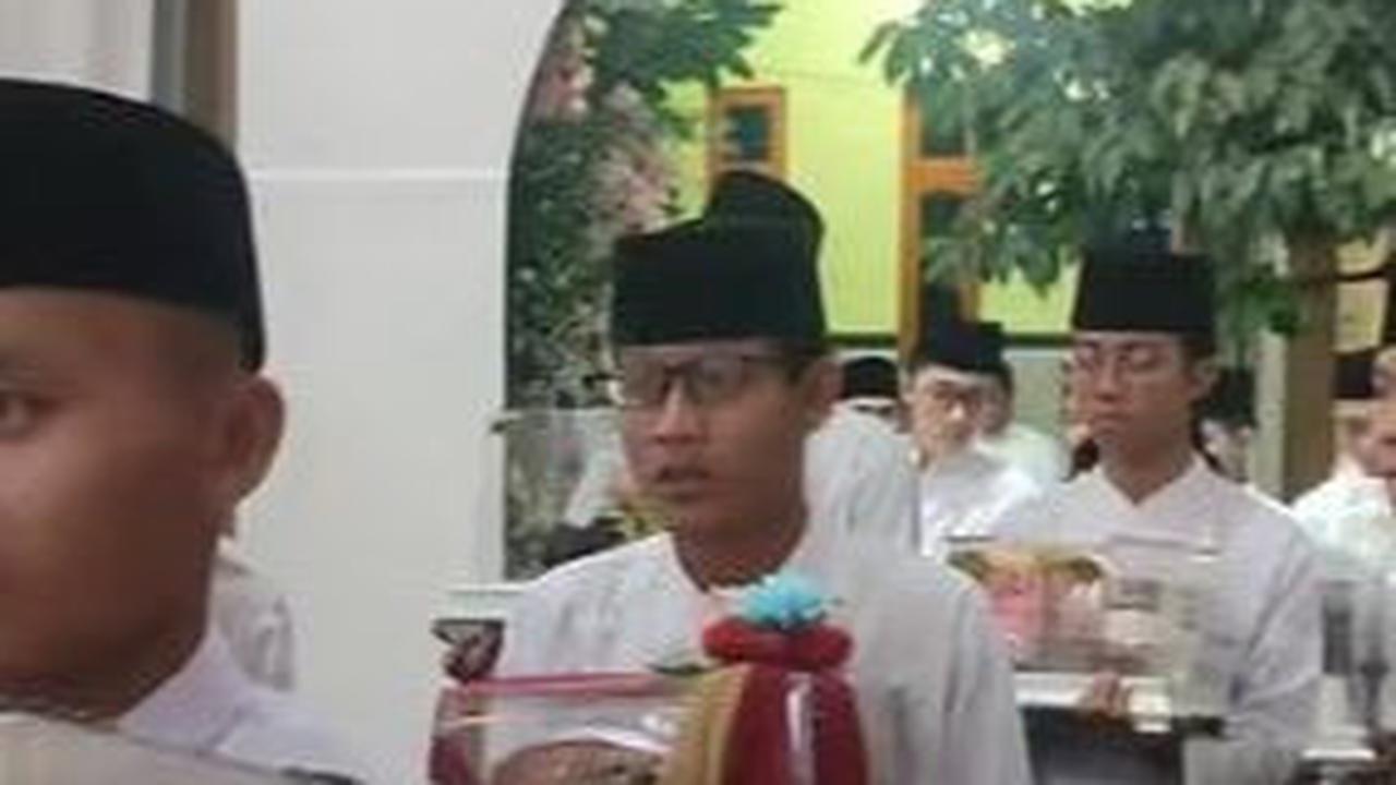 Viral Momen Lamaran Hafizah Al-Quran Dapat Seserahan 130 Bungkus, Sosoknya Curi Perhatian