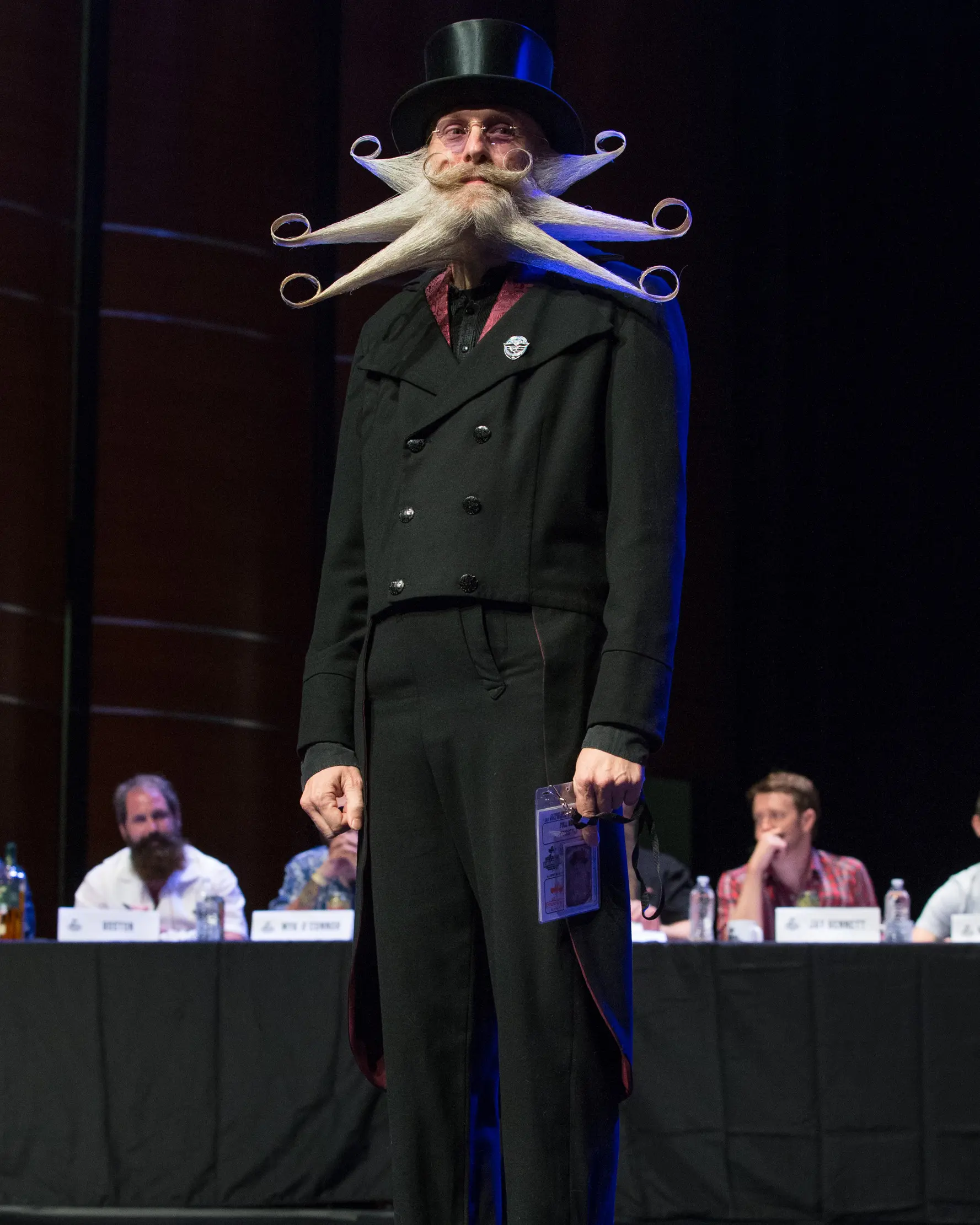 Aarne Bielefeldt saat mengikuti Kejuaraan Dunia Beard and Moustache Championships 2017 di Long Center for the Performing Arts, Remington, Austin, Texas (3/9). (AFP Photo/Suzanne Cordeiro)