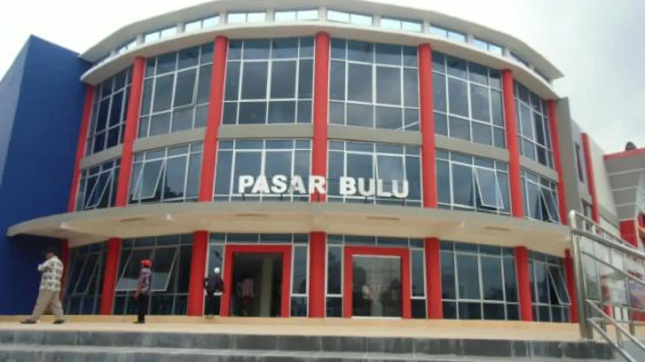 [Bintang] Pasar Mana yang Jadi Alternatif Pasca Pasar Johar Kebakaran?
