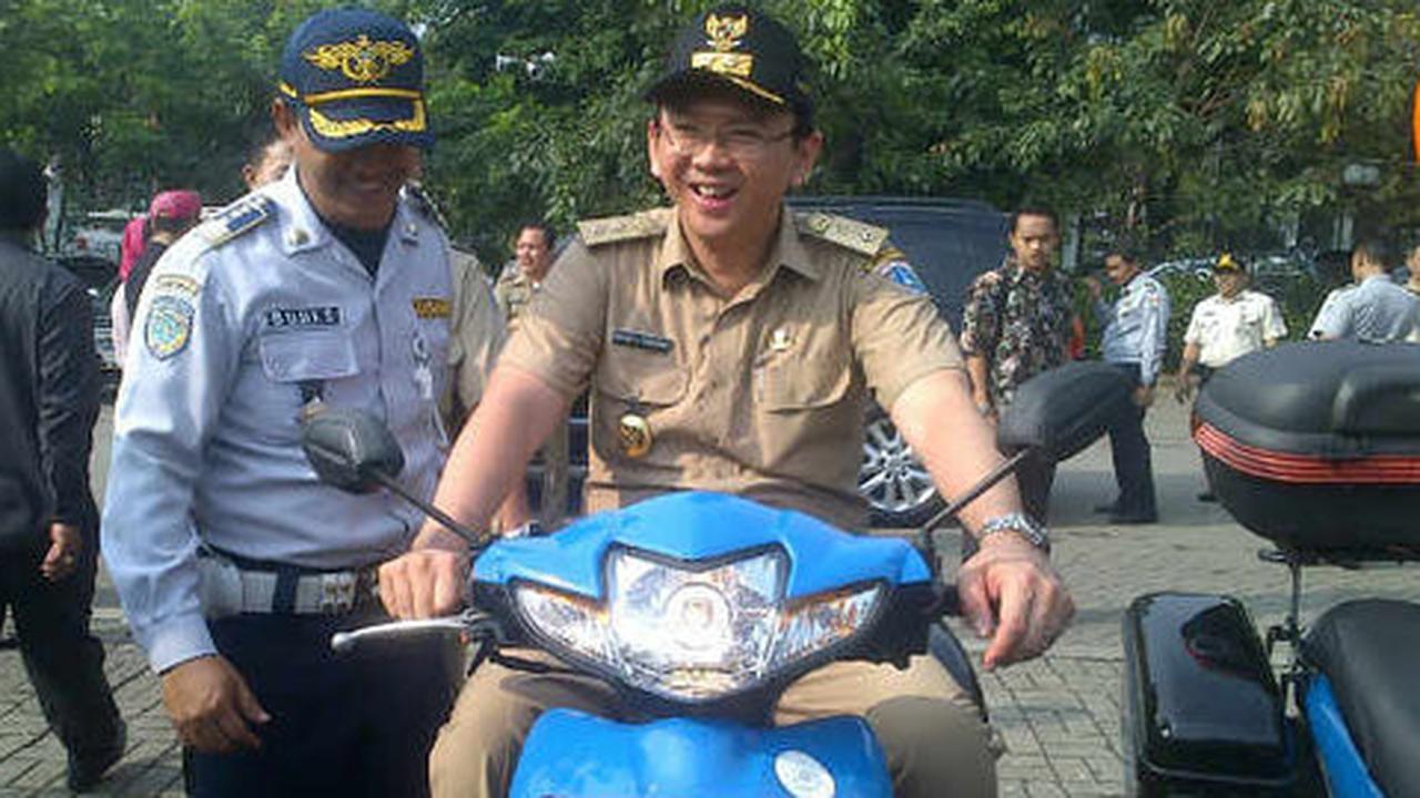 Selain mobil dinas, Ahok juga larang PNS terima parsel