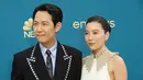 Lee Jung-Jae (kiri) dan Lim Se Ryung tiba di Primetime Emmy Awards ke-74 di Microsoft Theater di Los Angeles pada Senin, 12 September 2022. Kekasih Lee Jung Jae bukan dari kalangan selebritis tapi salah satu sosok pebisnis top di Korea Selatan. (Momodu Mansaray/Getty Images via AFP)